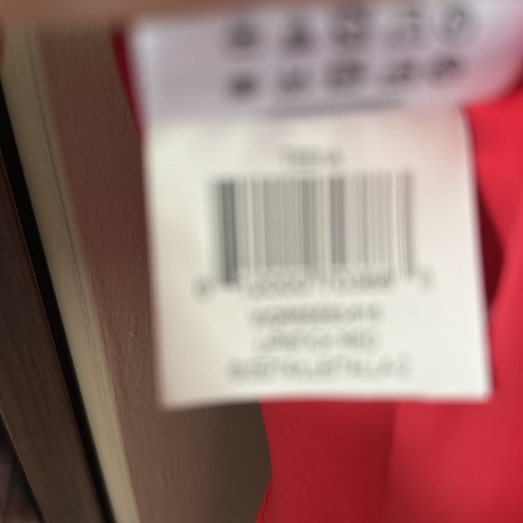 Robe BCBGmaxazria rouge et dentelle - Picture 5 of 5